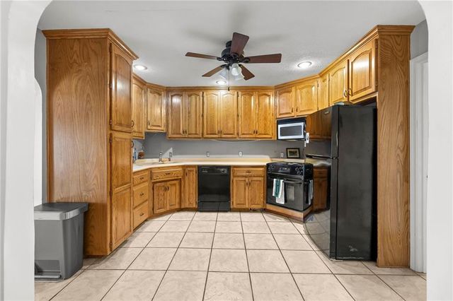 1400 E 21st Avenue, Kansas City, MO 64116