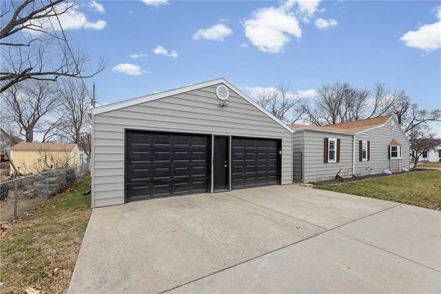 1400 E 21st Avenue, Kansas City, MO 64116