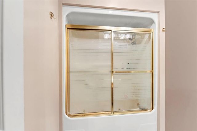 1400 E 21st Avenue, Kansas City, MO 64116