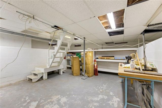 1400 E 21st Avenue, Kansas City, MO 64116