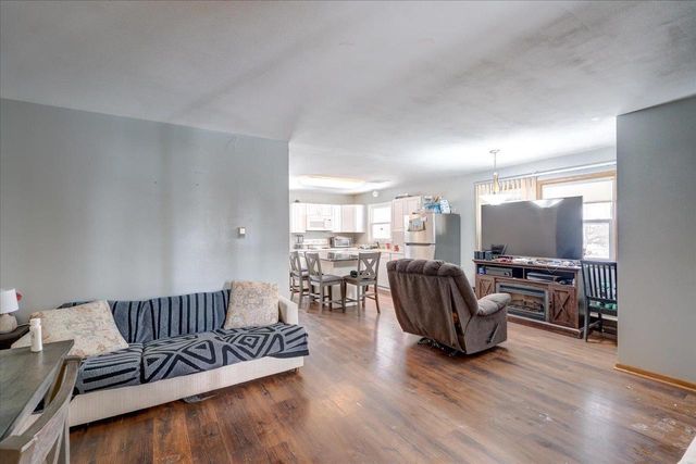 17-19 Bluebird Court, Madison, WI 53711