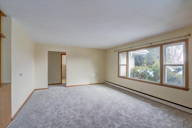 17-19 Bluebird Court, Madison, WI 53711