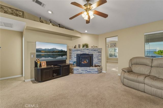 11526 Prairie, Oak Hills, CA 92344