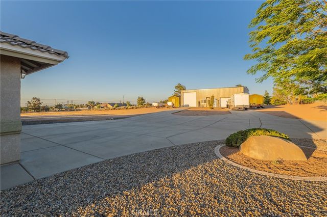 11526 Prairie, Oak Hills, CA 92344