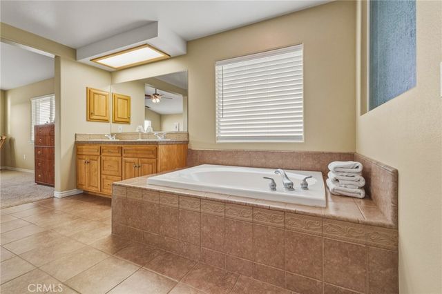 11526 Prairie, Oak Hills, CA 92344