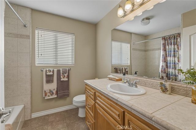 11526 Prairie, Oak Hills, CA 92344