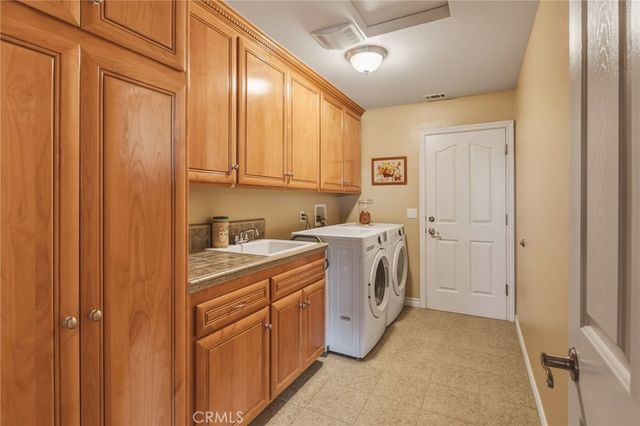 11526 Prairie, Oak Hills, CA 92344