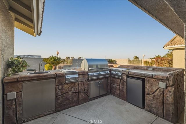 11526 Prairie, Oak Hills, CA 92344
