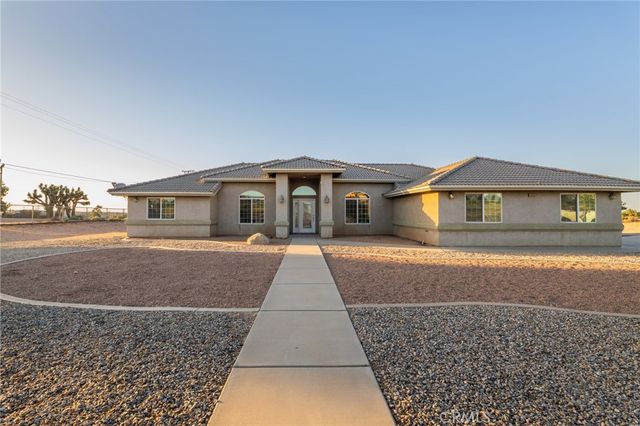 11526 Prairie, Oak Hills, CA 92344