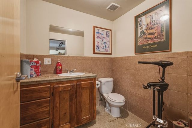 11526 Prairie, Oak Hills, CA 92344
