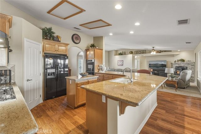 11526 Prairie, Oak Hills, CA 92344