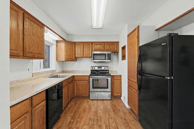 1320 E Charleston Dr, Wichita, KS 67219