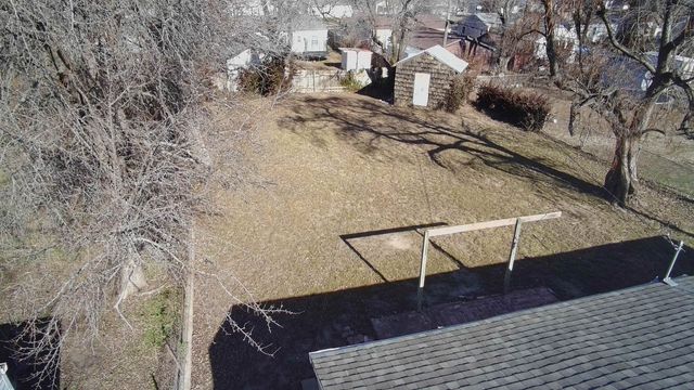 1320 E Charleston Dr, Wichita, KS 67219