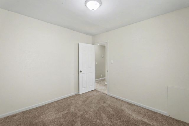 1320 E Charleston Dr, Wichita, KS 67219