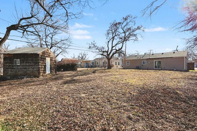 1320 E Charleston Dr, Wichita, KS 67219