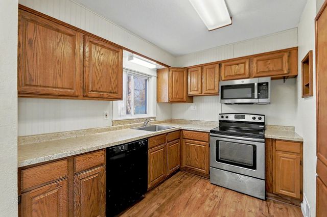 1320 E Charleston Dr, Wichita, KS 67219