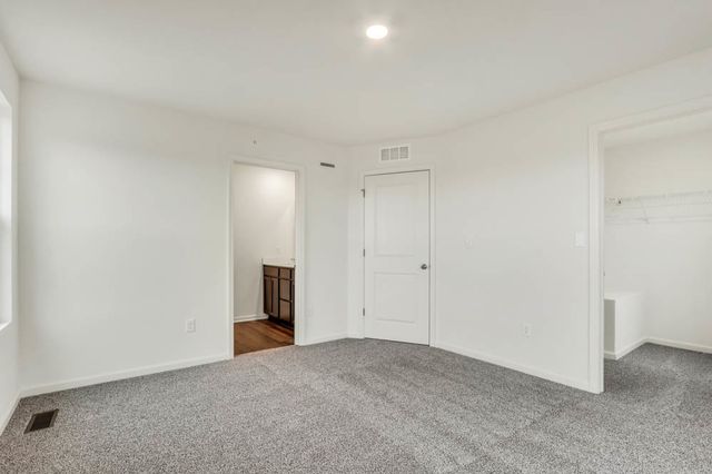 571 yosemite Way, Mundelein, IL 60060