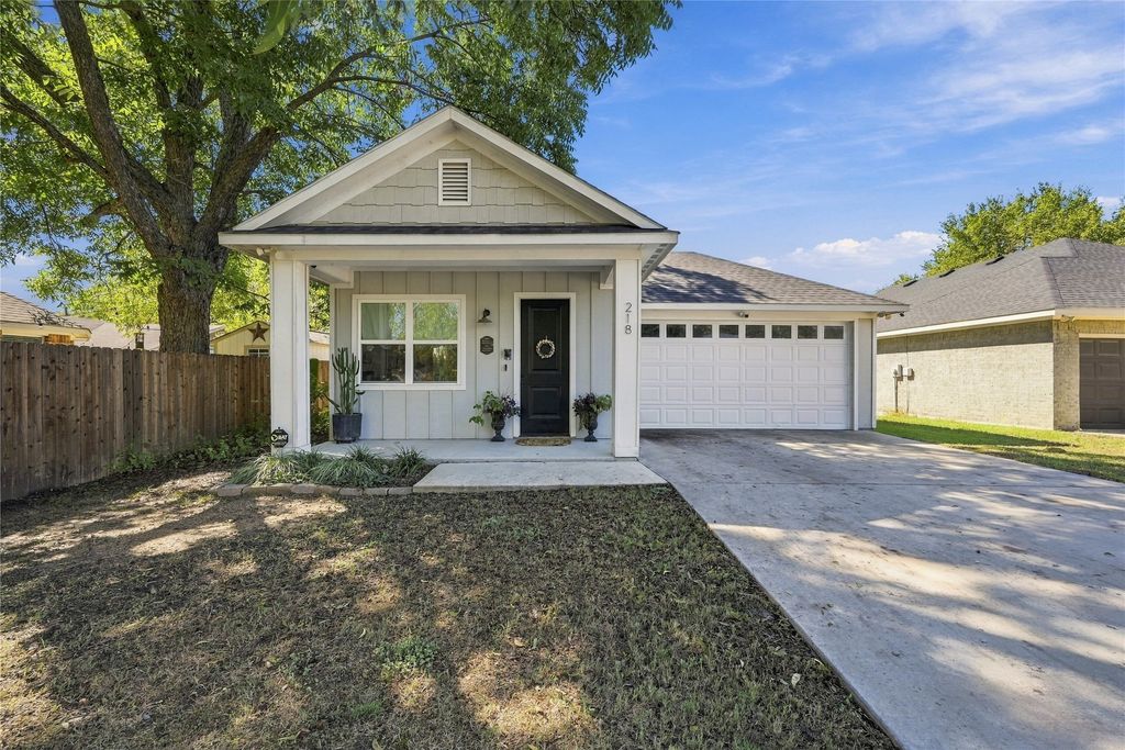 218 Rousseau Street, Waxahachie, TX 75165