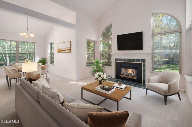 15 Devon Court, Guilderland, NY 12186