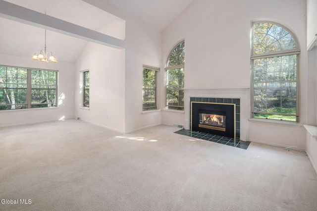 15 Devon Court, Guilderland, NY 12186