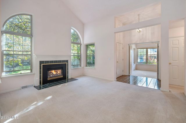 15 Devon Court, Guilderland, NY 12186