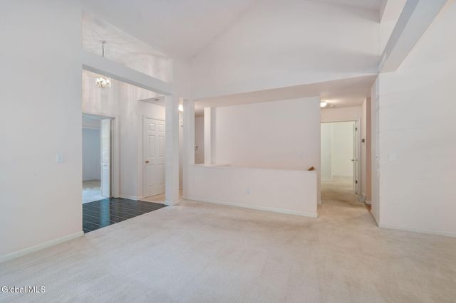 15 Devon Court, Guilderland, NY 12186