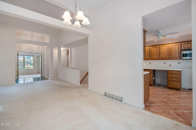 15 Devon Court, Guilderland, NY 12186