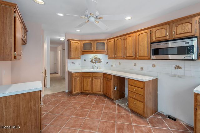 15 Devon Court, Guilderland, NY 12186