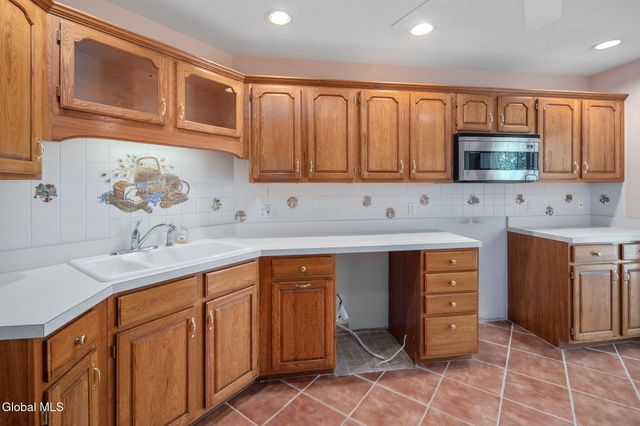 15 Devon Court, Guilderland, NY 12186