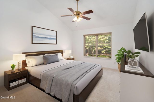 15 Devon Court, Guilderland, NY 12186