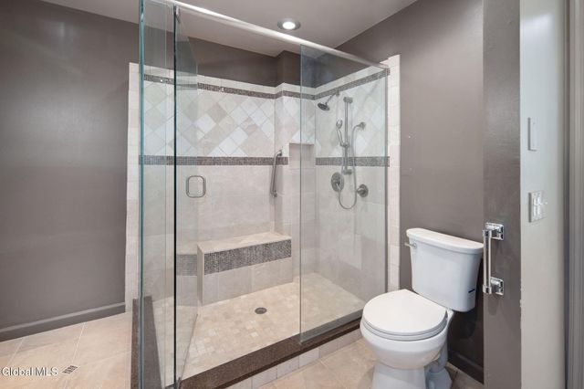 15 Devon Court, Guilderland, NY 12186