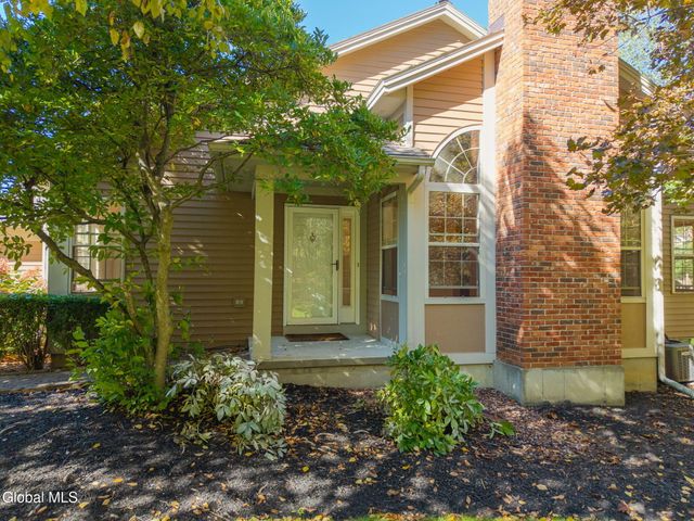 15 Devon Court, Guilderland, NY 12186