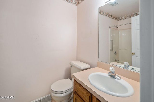 15 Devon Court, Guilderland, NY 12186