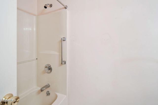 15 Devon Court, Guilderland, NY 12186