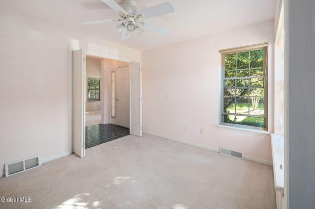 15 Devon Court, Guilderland, NY 12186