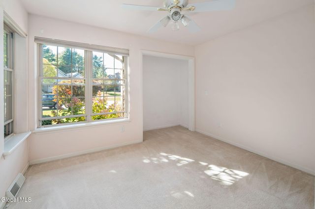 15 Devon Court, Guilderland, NY 12186