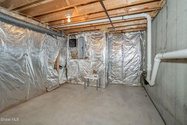 15 Devon Court, Guilderland, NY 12186