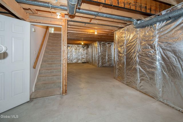 15 Devon Court, Guilderland, NY 12186