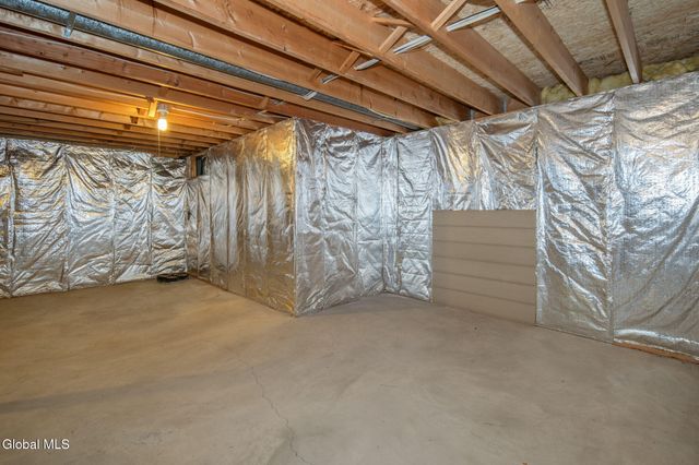 15 Devon Court, Guilderland, NY 12186