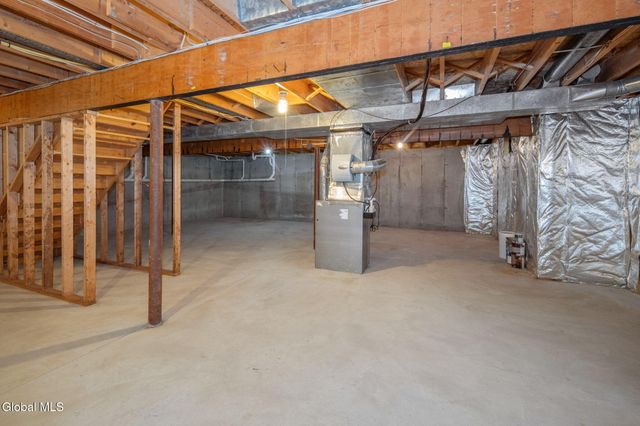 15 Devon Court, Guilderland, NY 12186