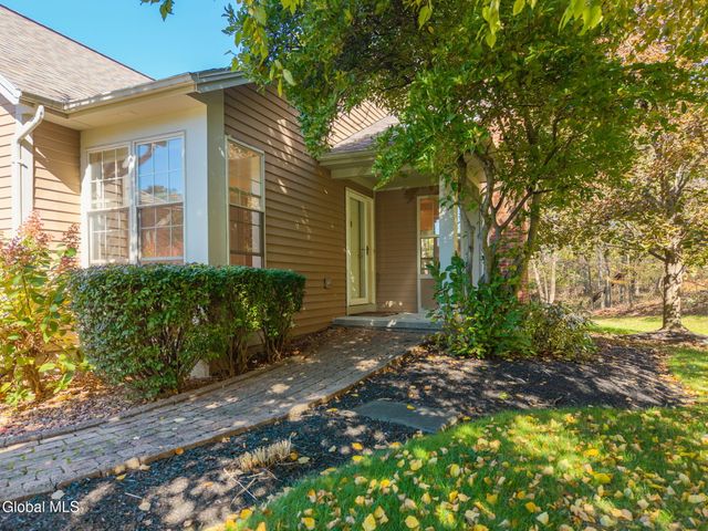 15 Devon Court, Guilderland, NY 12186