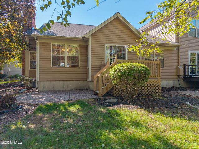 15 Devon Court, Guilderland, NY 12186