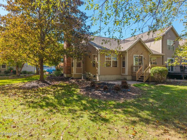 15 Devon Court, Guilderland, NY 12186