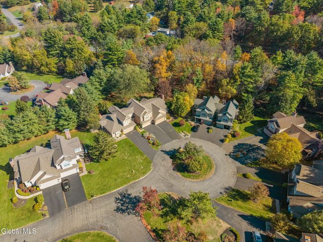 15 Devon Court, Guilderland, NY 12186