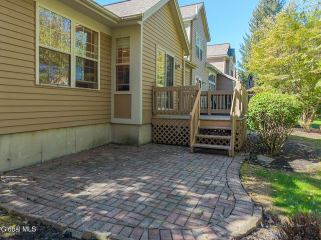15 Devon Court, Guilderland, NY 12186