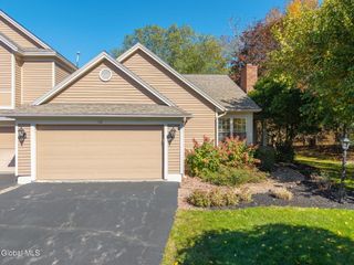 15 Devon Court, Guilderland, NY 12186