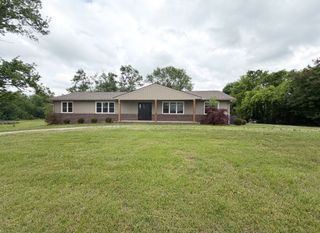 926 Dyer Cir, Morrison, TN 37357