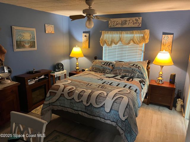 1724 Mango Street NE, Palm Bay, FL 32905