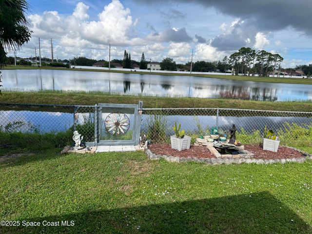 1724 Mango Street NE, Palm Bay, FL 32905