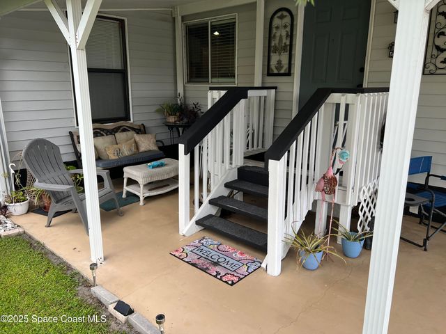 1724 Mango Street NE, Palm Bay, FL 32905